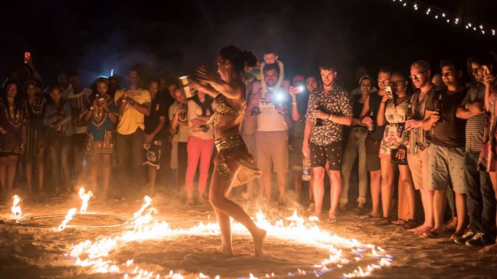 Kendwa Rocks'taki Dolunay Partisi Zanzibar