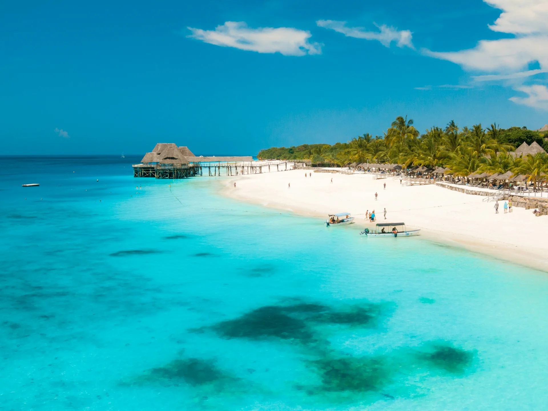 Zanzibar adasında deniz ve kıyı manzarası
